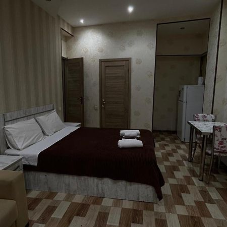 Hotel Tourist Tbilisi Esterno foto