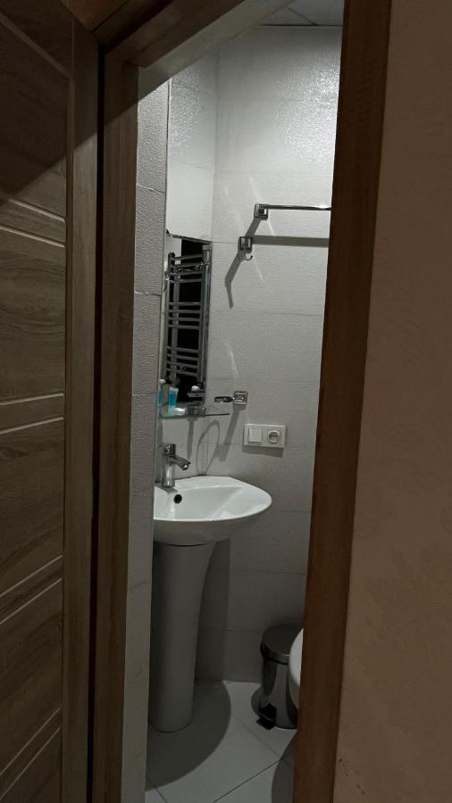 Hotel Tourist Tbilisi Esterno foto