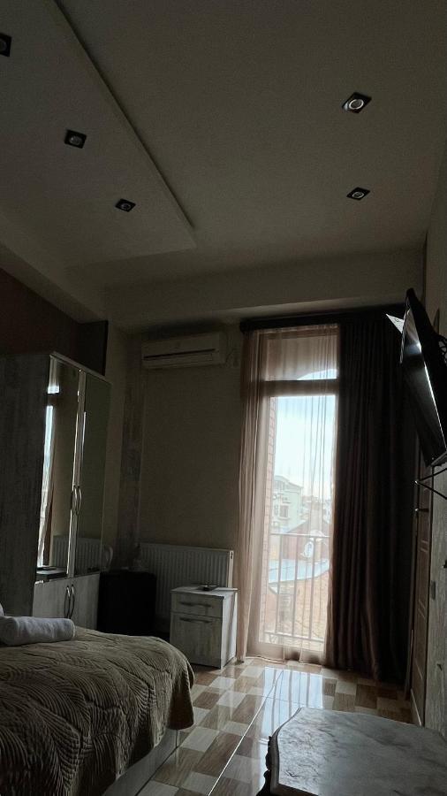 Hotel Tourist Tbilisi Esterno foto