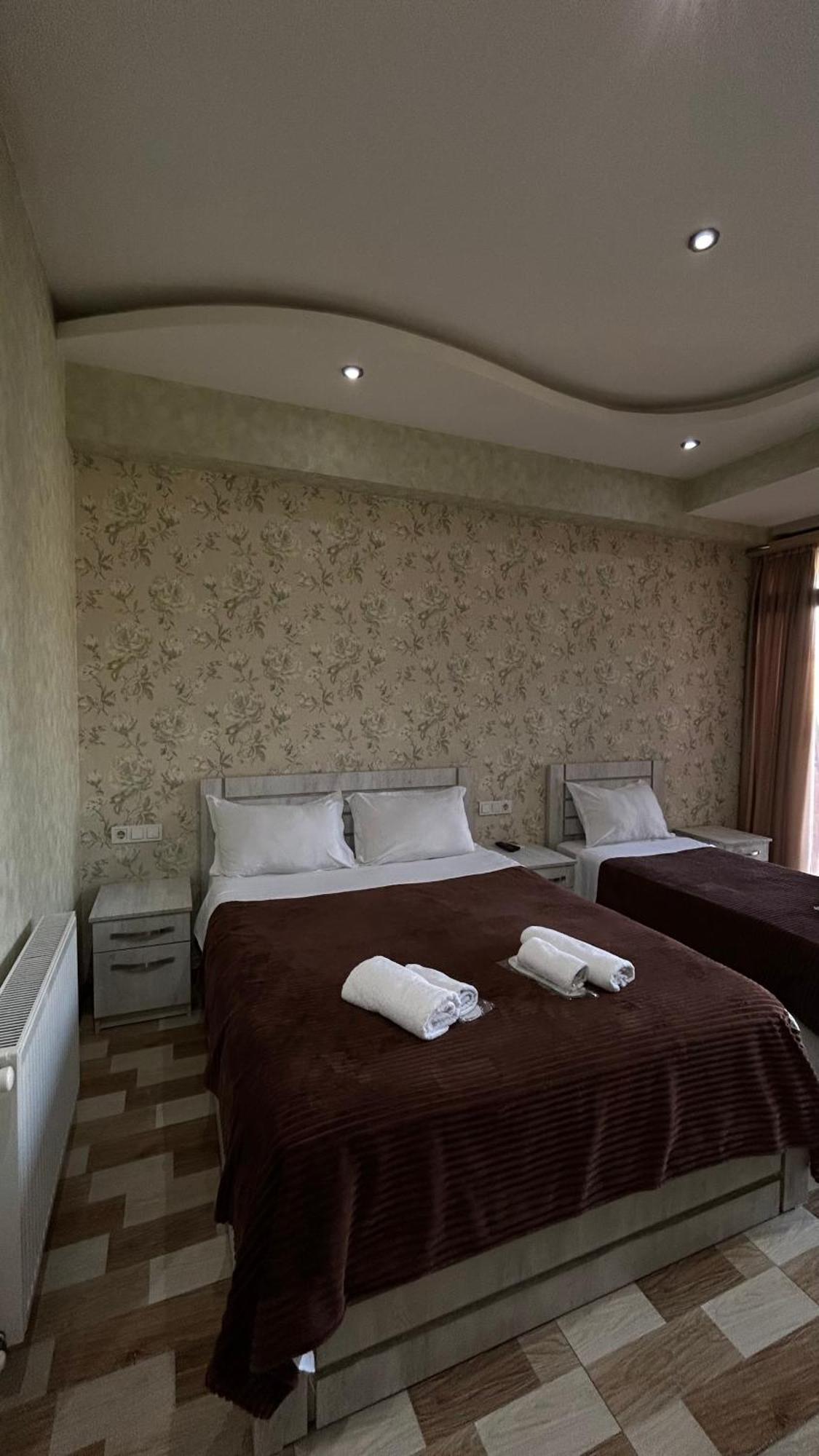 Hotel Tourist Tbilisi Esterno foto
