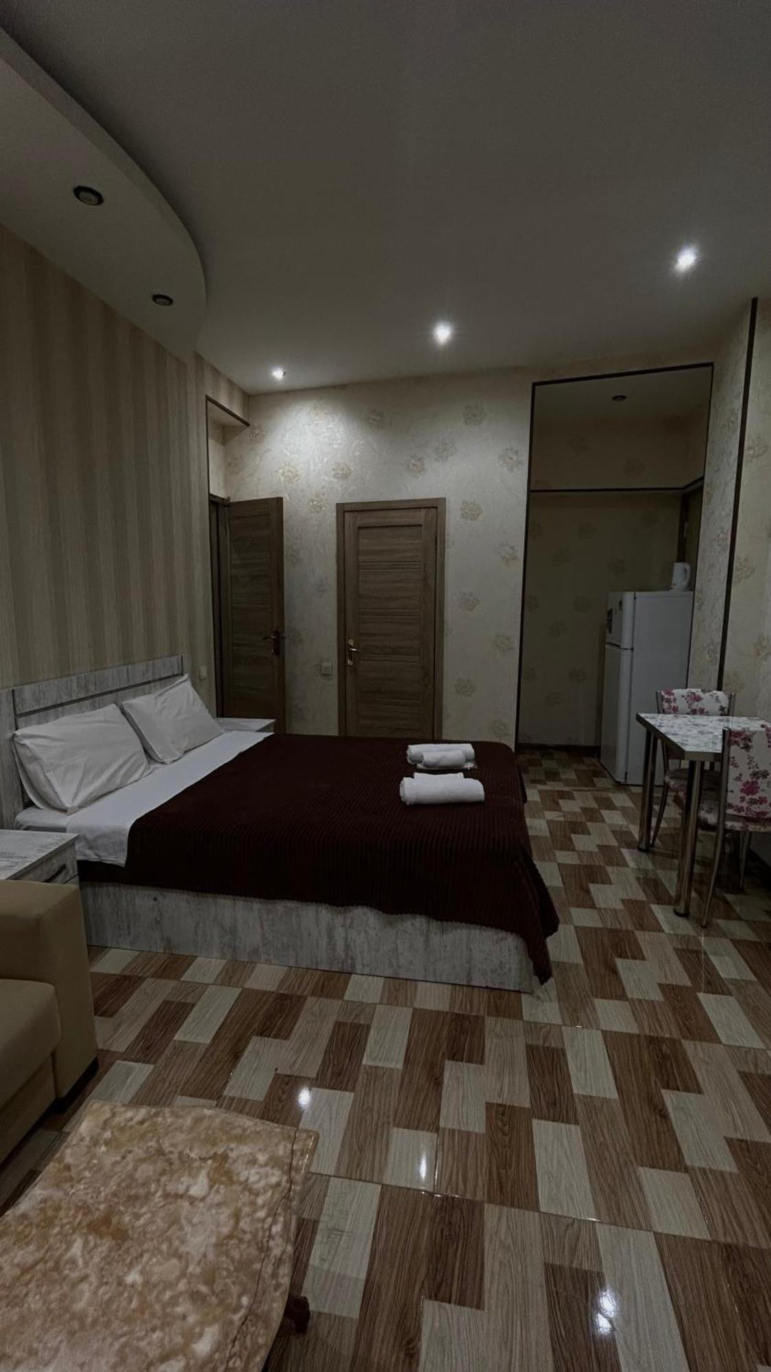 Hotel Tourist Tbilisi Esterno foto