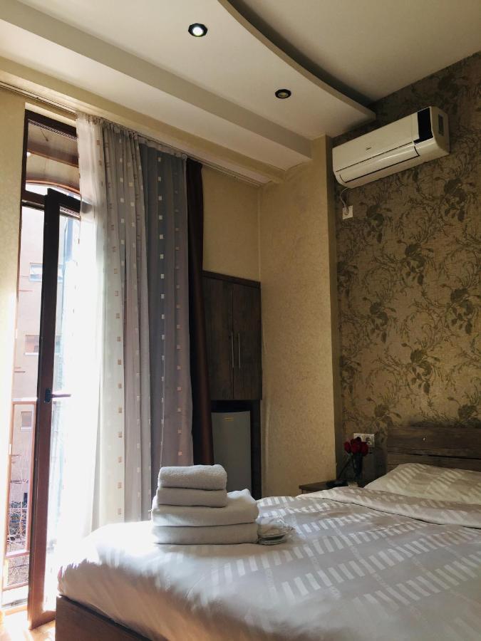Hotel Tourist Tbilisi Esterno foto