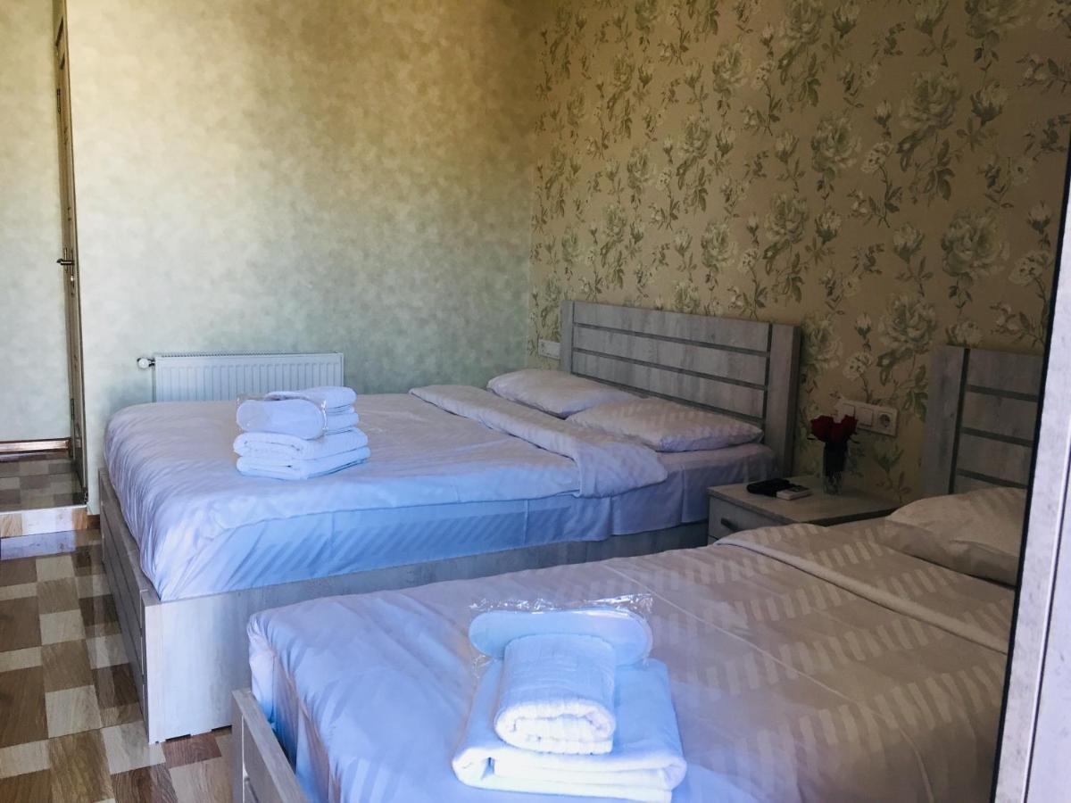 Hotel Tourist Tbilisi Esterno foto