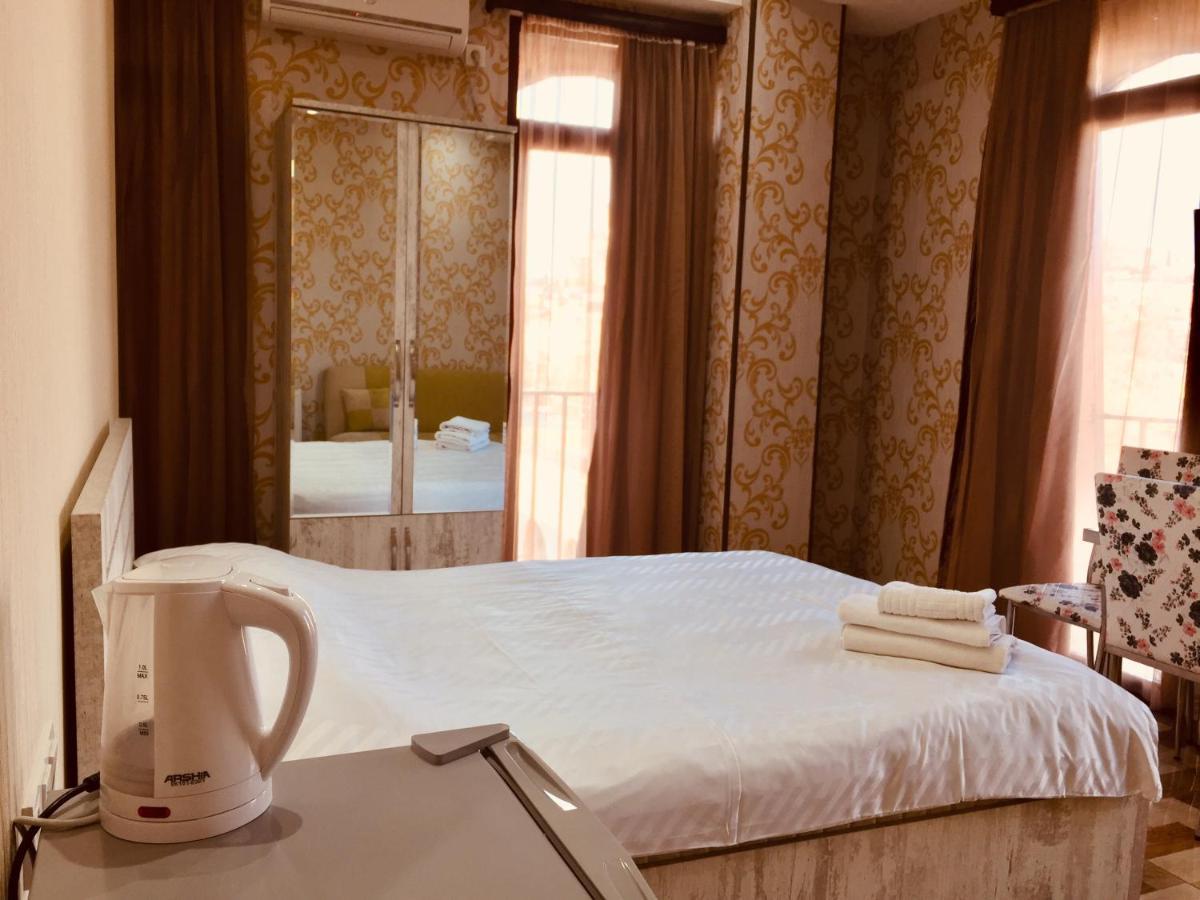 Hotel Tourist Tbilisi Esterno foto